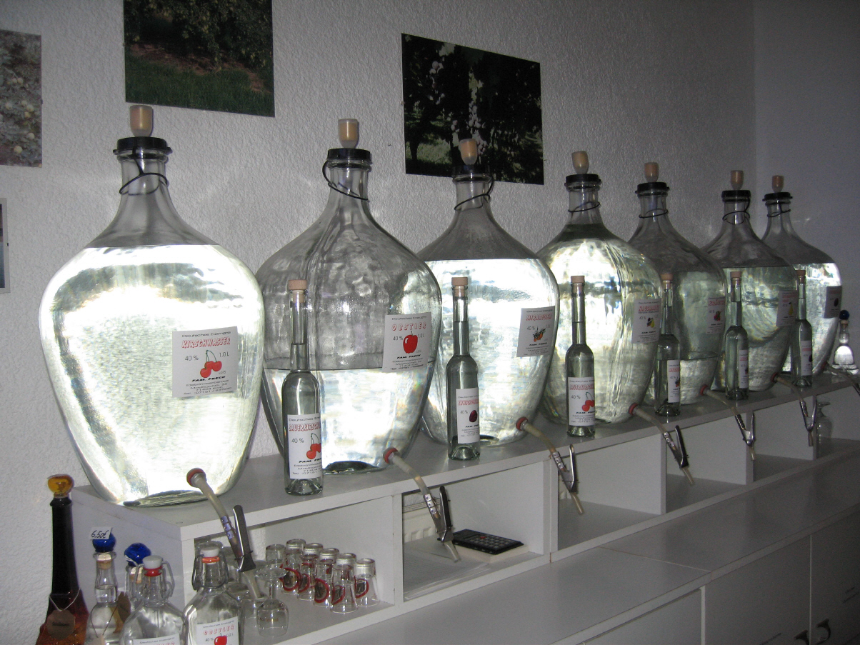 Brennerei Familie FRECH Destillate & Weine 